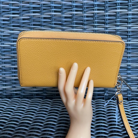 Michael Kors Jet Set Travel Lg Flat Multifunctional Phone Case-Wristlet-Wallet - Picture 4 of 16